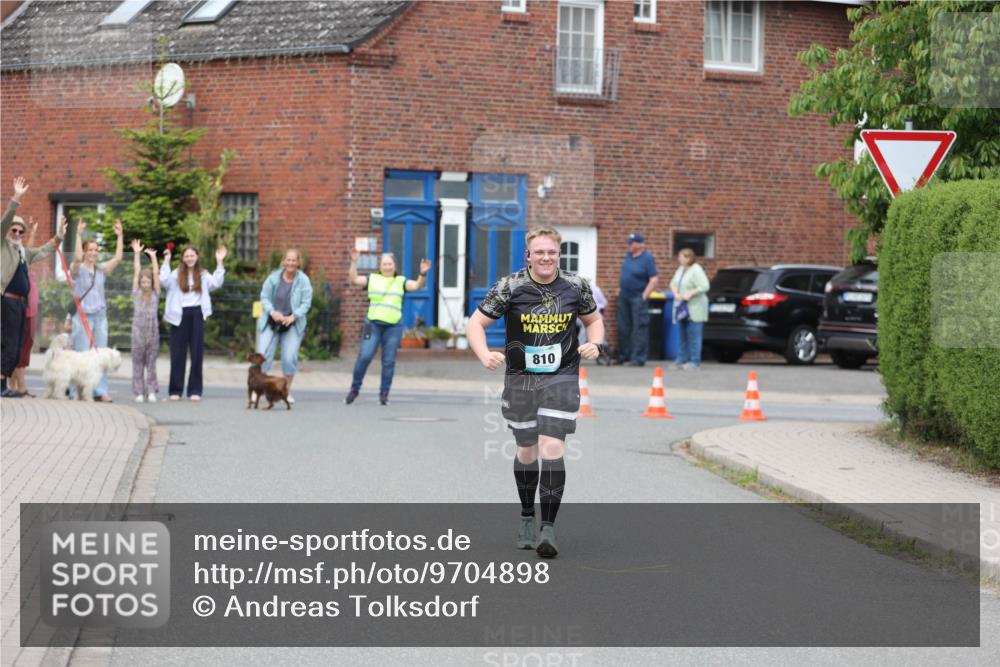 10.05.2026 - 8. Wedeler Halbmarathon Andreas Tolksdorf http://msf.ph/oto/9704898 10.05.2026 10:42:06 Laufen 810 meine-sportfotos.de