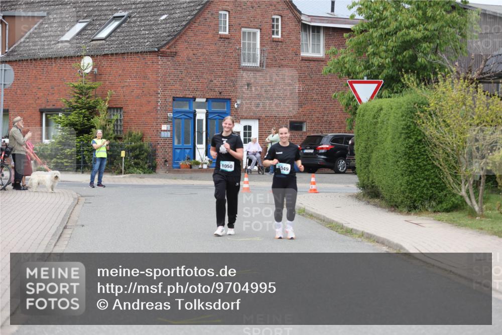10.05.2026 - 8. Wedeler Halbmarathon Andreas Tolksdorf http://msf.ph/oto/9704995 10.05.2026 10:44:23 Laufen 1049, 1050 meine-sportfotos.de