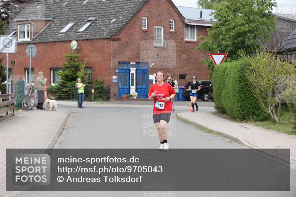 10.05.2026 - 8. Wedeler Halbmarathon Andreas Tolksdorf http://msf.ph/oto/9705043 10.05.2026 10:44:39 Laufen 30, 1012 meine-sportfotos.de