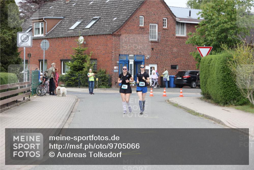 10.05.2026 - 8. Wedeler Halbmarathon Andreas Tolksdorf http://msf.ph/oto/9705066 10.05.2026 10:44:44 Laufen 291, 290 meine-sportfotos.de
