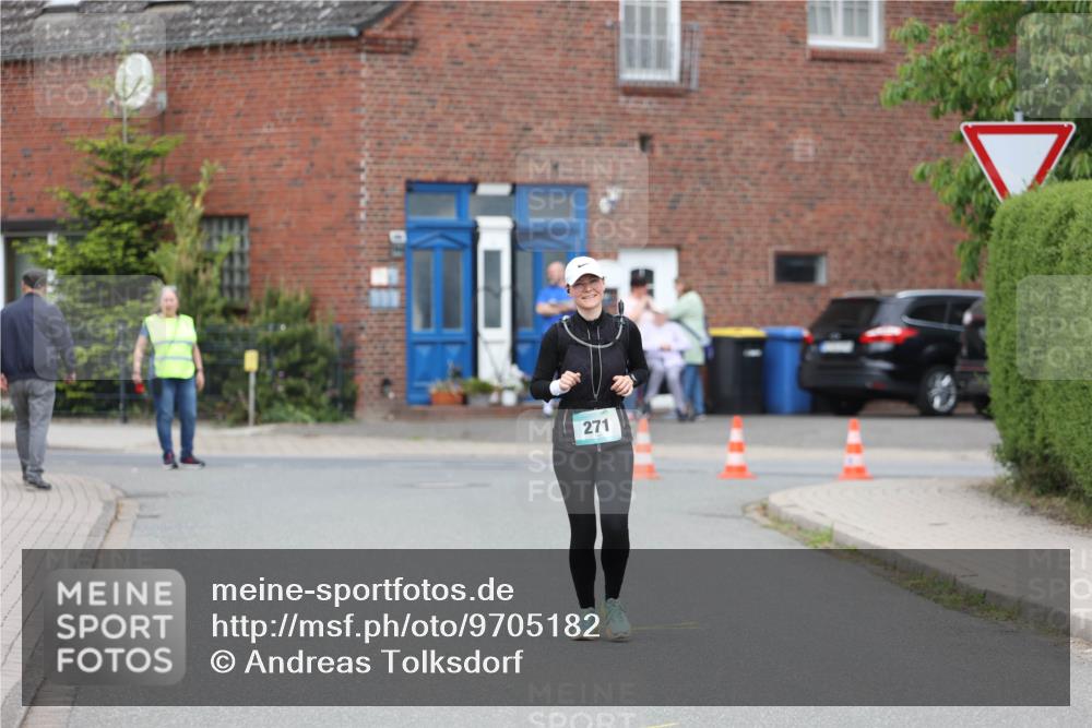 10.05.2026 - 8. Wedeler Halbmarathon Andreas Tolksdorf http://msf.ph/oto/9705182 10.05.2026 10:47:20 Laufen 271 meine-sportfotos.de