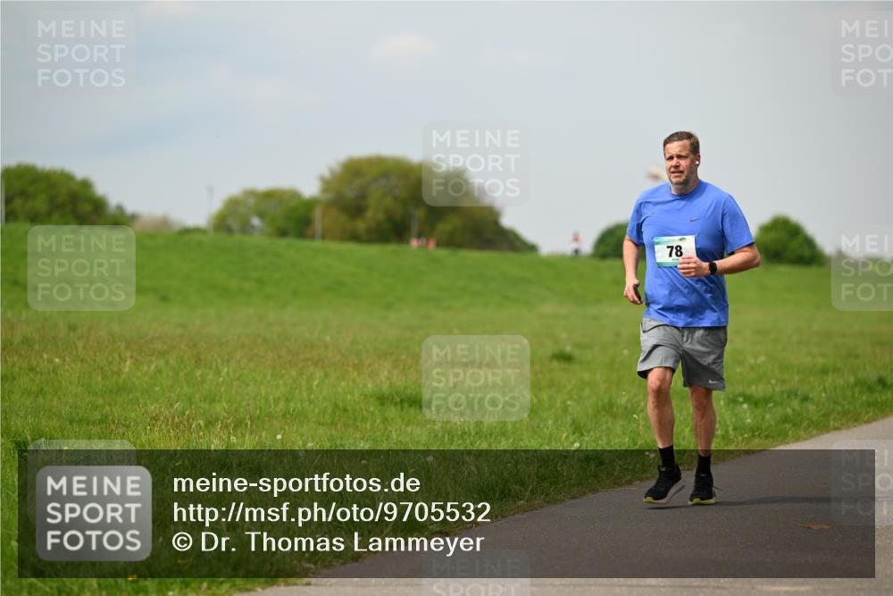 10.05.2026 - 8. Wedeler Halbmarathon Dr. Thomas Lammeyer http://msf.ph/oto/9705532 10.05.2026 11:54:35 Laufen  meine-sportfotos.de