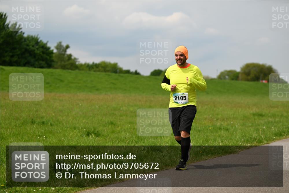 10.05.2026 - 8. Wedeler Halbmarathon Dr. Thomas Lammeyer http://msf.ph/oto/9705672 10.05.2026 11:55:12 Laufen 2105 meine-sportfotos.de