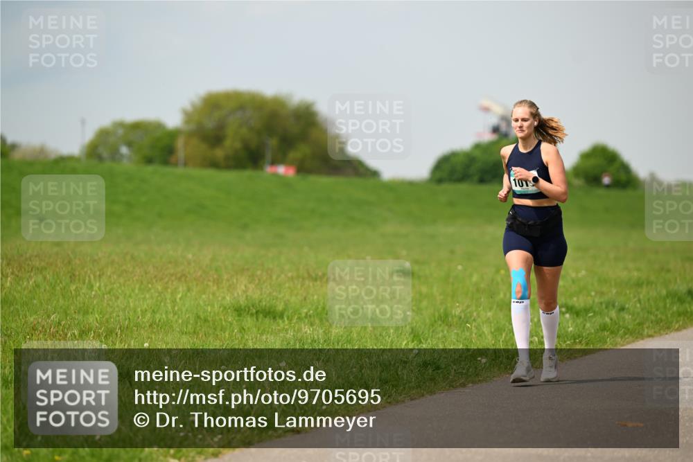 10.05.2026 - 8. Wedeler Halbmarathon Dr. Thomas Lammeyer http://msf.ph/oto/9705695 10.05.2026 11:55:21 Laufen 101 meine-sportfotos.de
