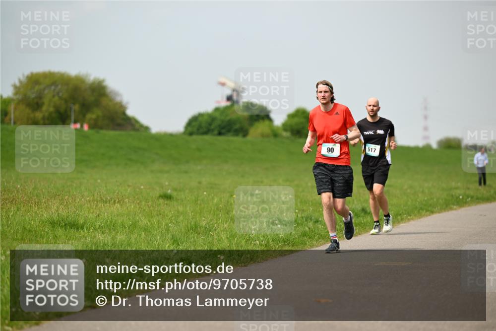 10.05.2026 - 8. Wedeler Halbmarathon Dr. Thomas Lammeyer http://msf.ph/oto/9705738 10.05.2026 11:55:40 Laufen 517 meine-sportfotos.de