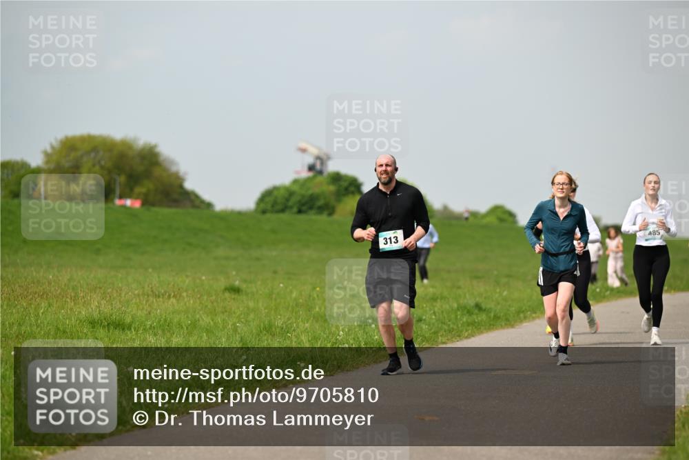 10.05.2026 - 8. Wedeler Halbmarathon Dr. Thomas Lammeyer http://msf.ph/oto/9705810 10.05.2026 11:55:53 Laufen 313, 485 meine-sportfotos.de