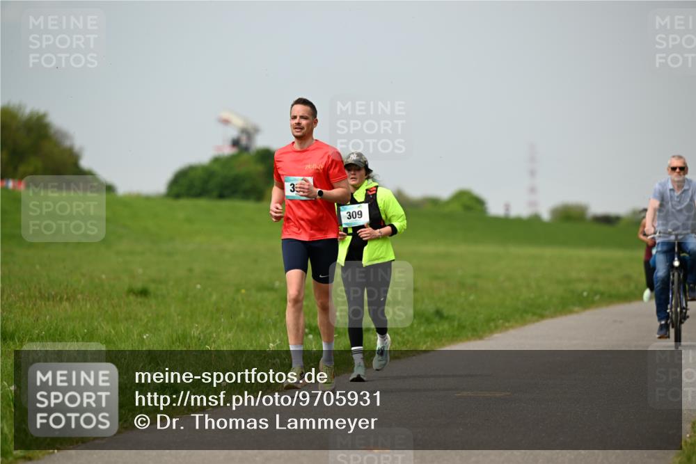 10.05.2026 - 8. Wedeler Halbmarathon Dr. Thomas Lammeyer http://msf.ph/oto/9705931 10.05.2026 11:56:31 Laufen 309 meine-sportfotos.de