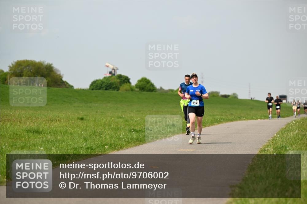 10.05.2026 - 8. Wedeler Halbmarathon Dr. Thomas Lammeyer http://msf.ph/oto/9706002 10.05.2026 11:56:56 Laufen 612 meine-sportfotos.de
