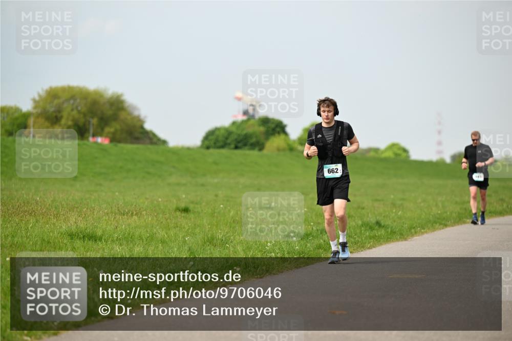 10.05.2026 - 8. Wedeler Halbmarathon Dr. Thomas Lammeyer http://msf.ph/oto/9706046 10.05.2026 11:57:14 Laufen 662 meine-sportfotos.de