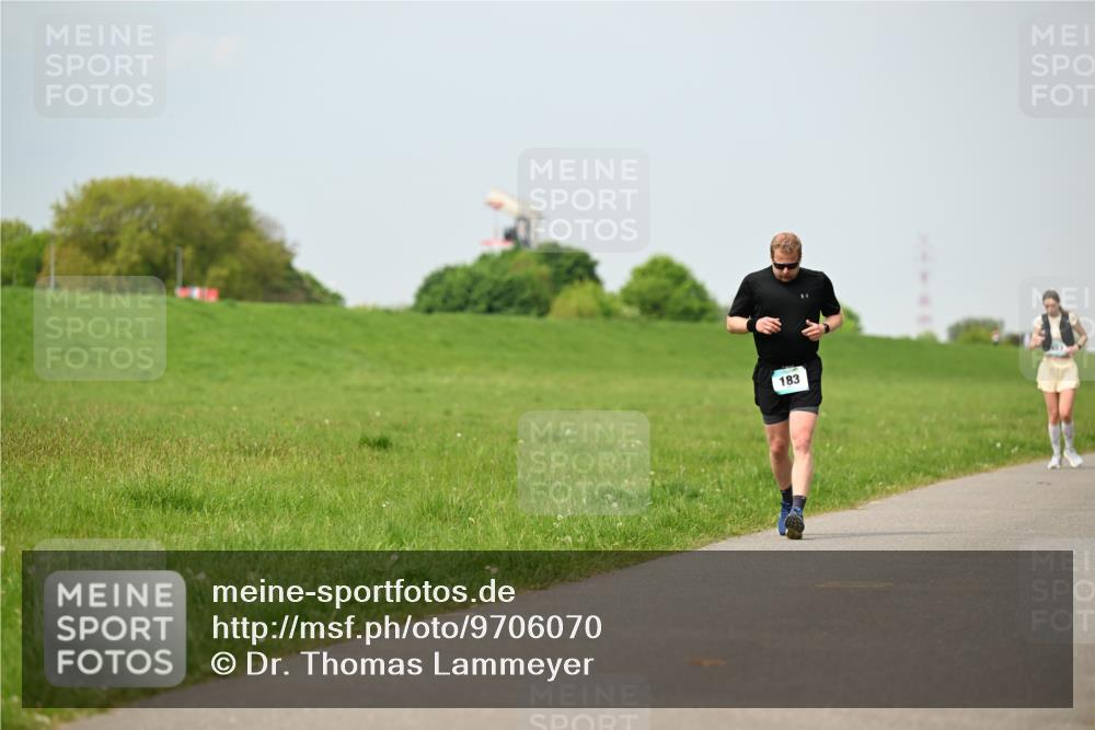 10.05.2026 - 8. Wedeler Halbmarathon Dr. Thomas Lammeyer http://msf.ph/oto/9706070 10.05.2026 11:57:21 Laufen 183 meine-sportfotos.de