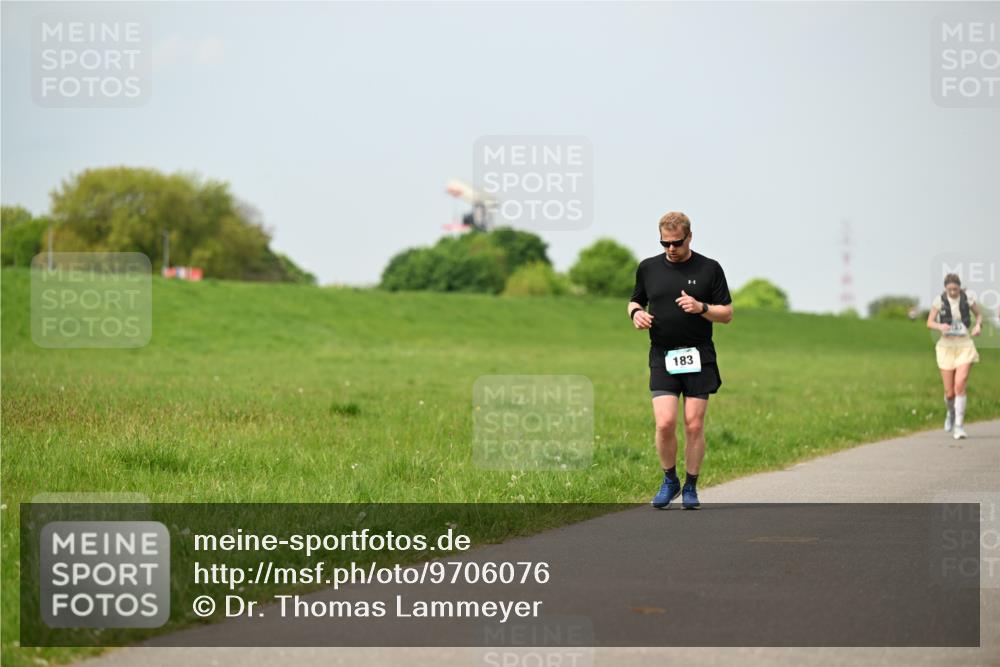 10.05.2026 - 8. Wedeler Halbmarathon Dr. Thomas Lammeyer http://msf.ph/oto/9706076 10.05.2026 11:57:22 Laufen 183 meine-sportfotos.de
