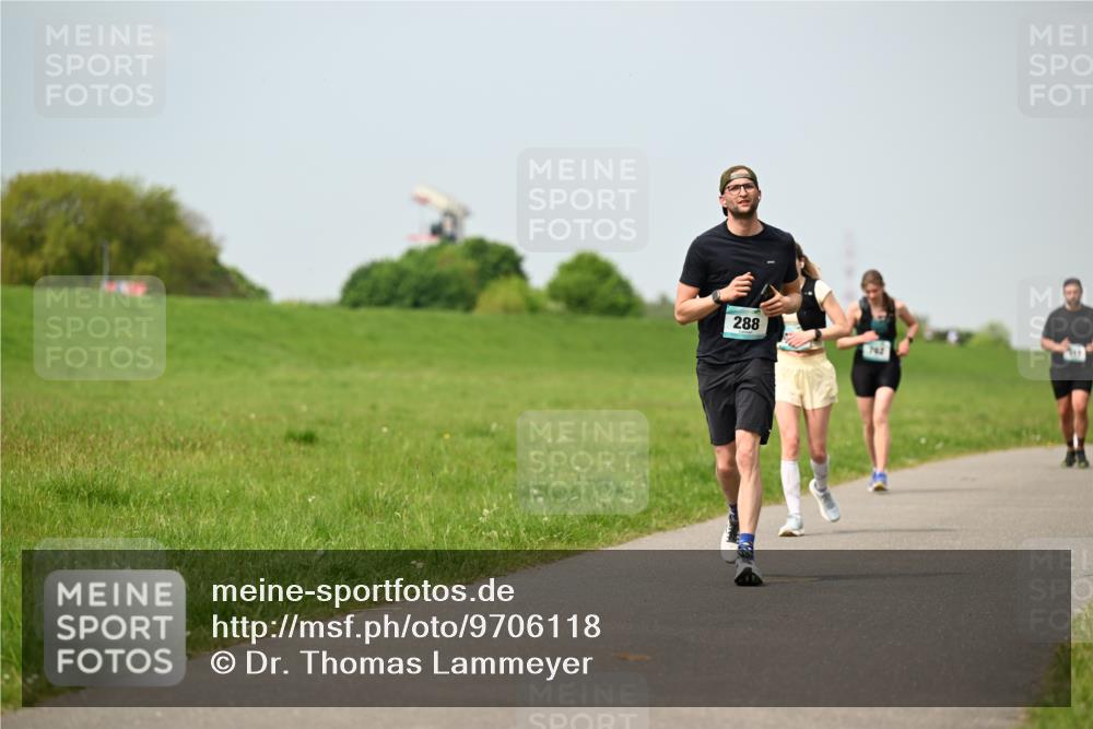 10.05.2026 - 8. Wedeler Halbmarathon Dr. Thomas Lammeyer http://msf.ph/oto/9706118 10.05.2026 11:57:29 Laufen 288, 762 meine-sportfotos.de
