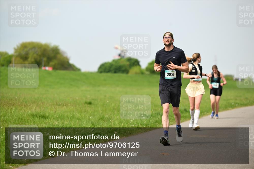 10.05.2026 - 8. Wedeler Halbmarathon Dr. Thomas Lammeyer http://msf.ph/oto/9706125 10.05.2026 11:57:30 Laufen 288 meine-sportfotos.de
