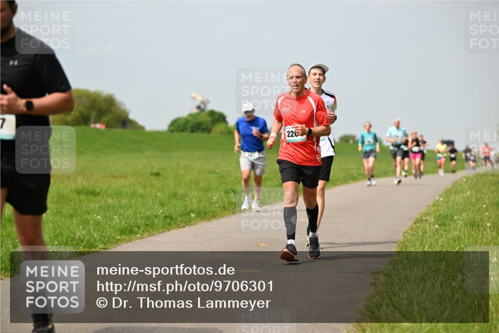 10.05.2026 - 8. Wedeler Halbmarathon Dr. Thomas Lammeyer http://msf.ph/oto/9706301 10.05.2026 11:57:43 Laufen 220 meine-sportfotos.de