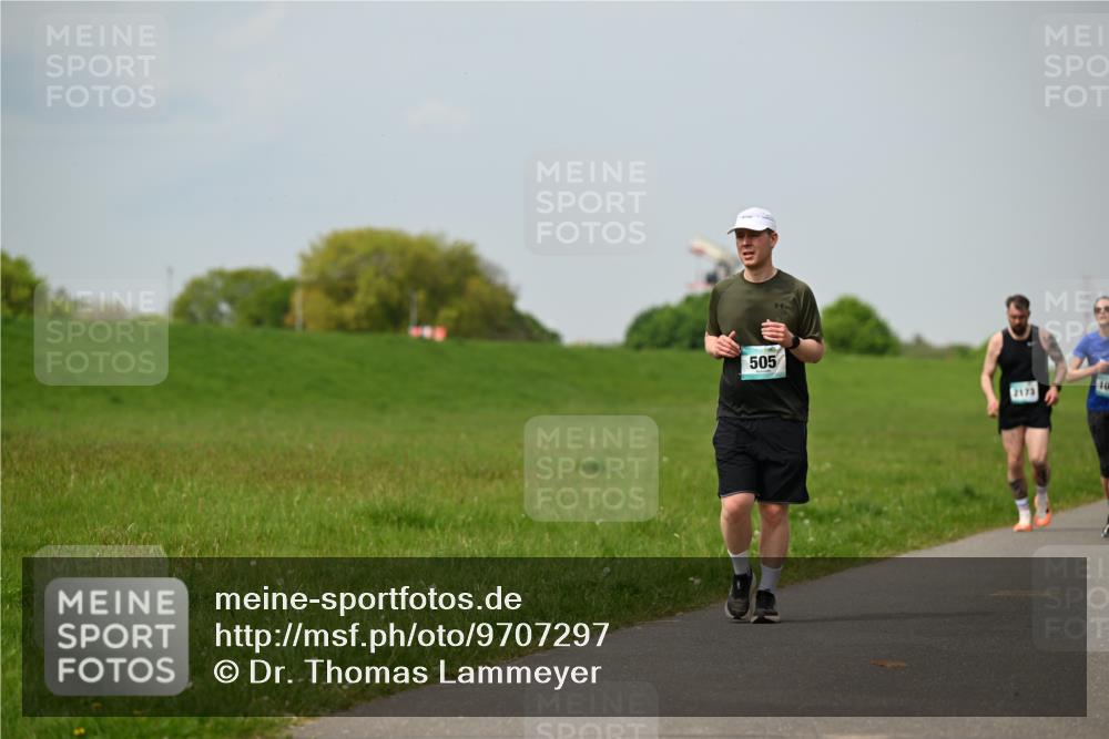 10.05.2026 - 8. Wedeler Halbmarathon Dr. Thomas Lammeyer http://msf.ph/oto/9707297 10.05.2026 11:59:08 Laufen 505, 2173 meine-sportfotos.de