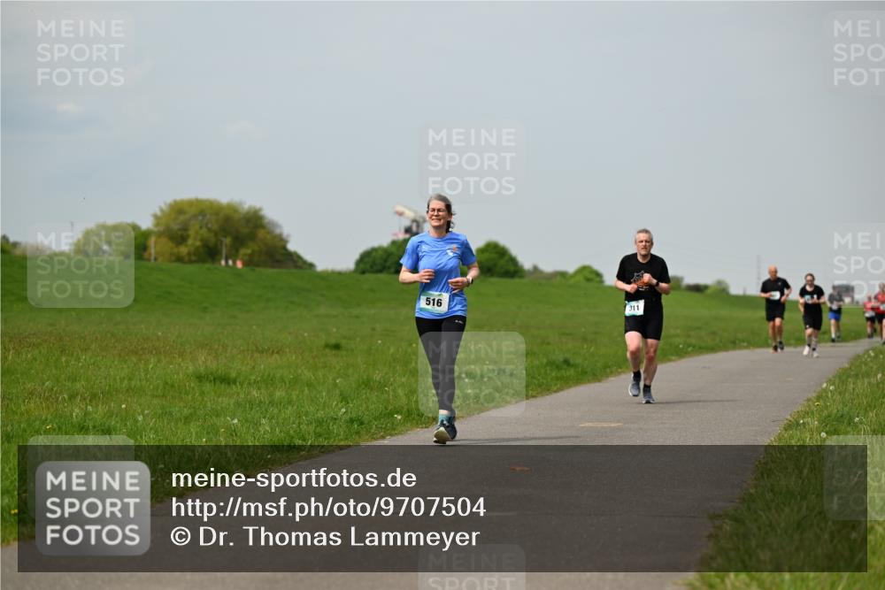 10.05.2026 - 8. Wedeler Halbmarathon Dr. Thomas Lammeyer http://msf.ph/oto/9707504 10.05.2026 11:59:26 Laufen 516, 311 meine-sportfotos.de