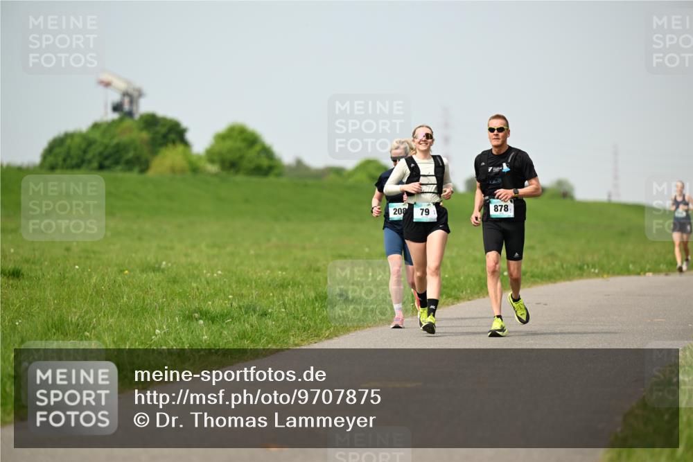 10.05.2026 - 8. Wedeler Halbmarathon Dr. Thomas Lammeyer http://msf.ph/oto/9707875 10.05.2026 12:00:11 Laufen 208, 878 meine-sportfotos.de