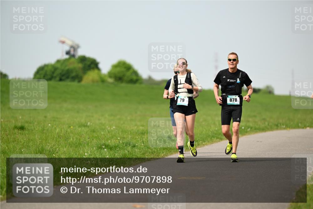 10.05.2026 - 8. Wedeler Halbmarathon Dr. Thomas Lammeyer http://msf.ph/oto/9707898 10.05.2026 12:00:12 Laufen 878 meine-sportfotos.de