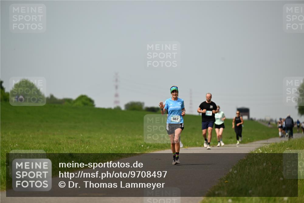 10.05.2026 - 8. Wedeler Halbmarathon Dr. Thomas Lammeyer http://msf.ph/oto/9708497 10.05.2026 12:01:28 Laufen 667 meine-sportfotos.de