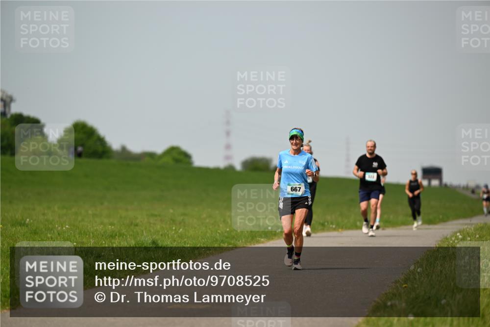 10.05.2026 - 8. Wedeler Halbmarathon Dr. Thomas Lammeyer http://msf.ph/oto/9708525 10.05.2026 12:01:30 Laufen 667 meine-sportfotos.de