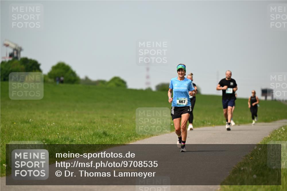 10.05.2026 - 8. Wedeler Halbmarathon Dr. Thomas Lammeyer http://msf.ph/oto/9708535 10.05.2026 12:01:31 Laufen 667 meine-sportfotos.de