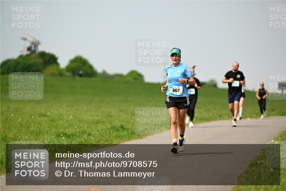 10.05.2026 - 8. Wedeler Halbmarathon Dr. Thomas Lammeyer http://msf.ph/oto/9708575 10.05.2026 12:01:32 Laufen 667 meine-sportfotos.de