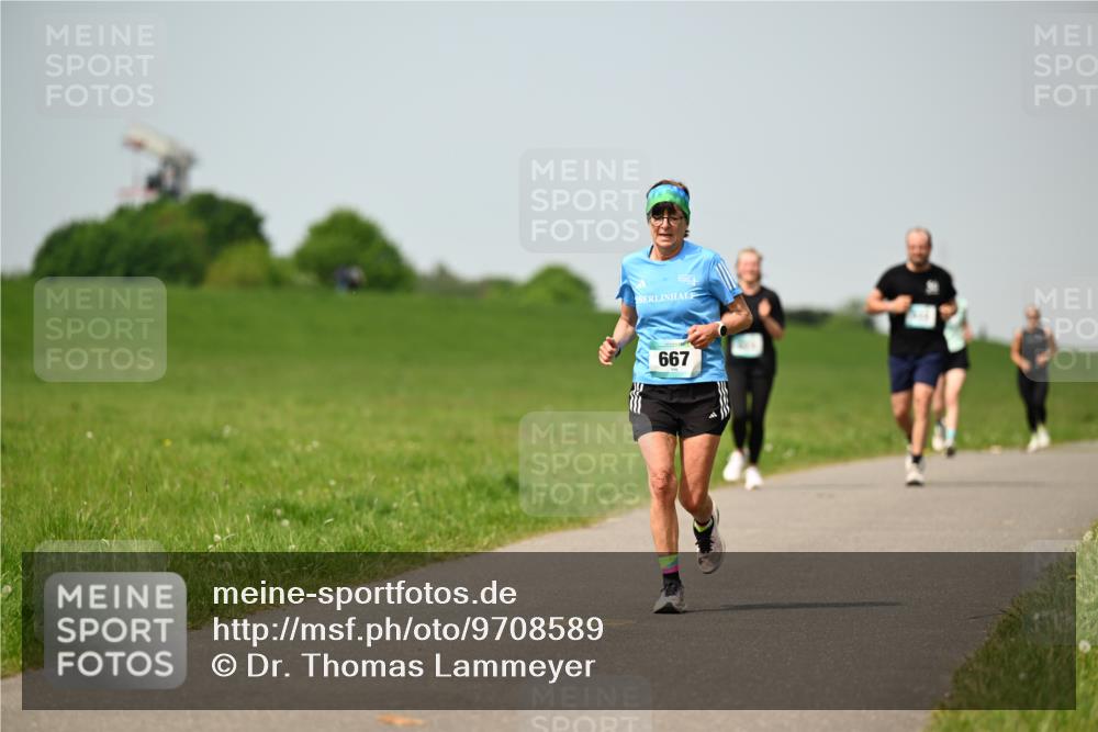 10.05.2026 - 8. Wedeler Halbmarathon Dr. Thomas Lammeyer http://msf.ph/oto/9708589 10.05.2026 12:01:33 Laufen 667 meine-sportfotos.de