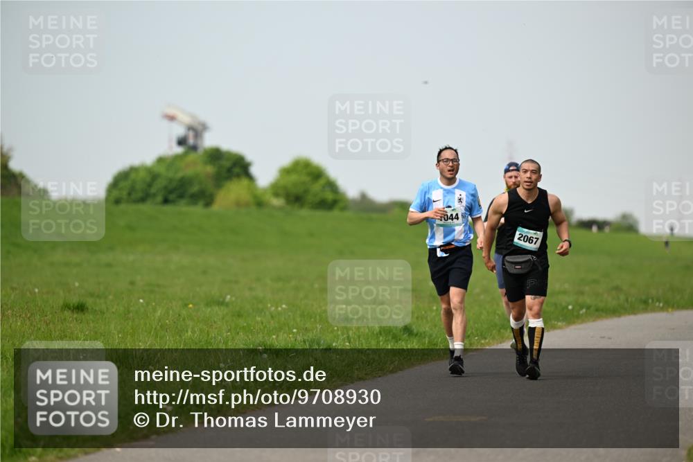 10.05.2026 - 8. Wedeler Halbmarathon Dr. Thomas Lammeyer http://msf.ph/oto/9708930 10.05.2026 12:02:21 Laufen 044, 2067 meine-sportfotos.de