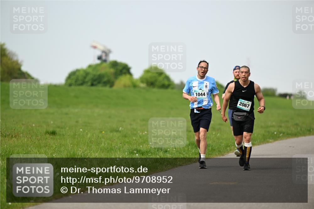 10.05.2026 - 8. Wedeler Halbmarathon Dr. Thomas Lammeyer http://msf.ph/oto/9708952 10.05.2026 12:02:22 Laufen 1044, 2067 meine-sportfotos.de