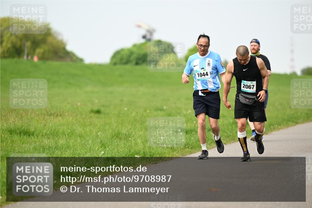 10.05.2026 - 8. Wedeler Halbmarathon Dr. Thomas Lammeyer http://msf.ph/oto/9708987 10.05.2026 12:02:24 Laufen 1044, 2067 meine-sportfotos.de