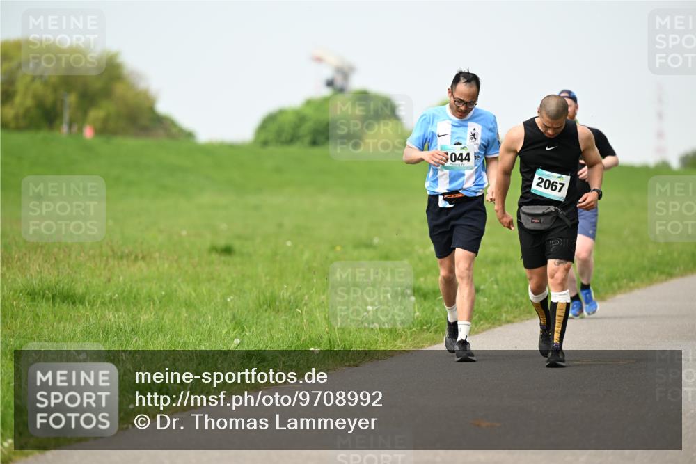 10.05.2026 - 8. Wedeler Halbmarathon Dr. Thomas Lammeyer http://msf.ph/oto/9708992 10.05.2026 12:02:24 Laufen 044, 2067 meine-sportfotos.de