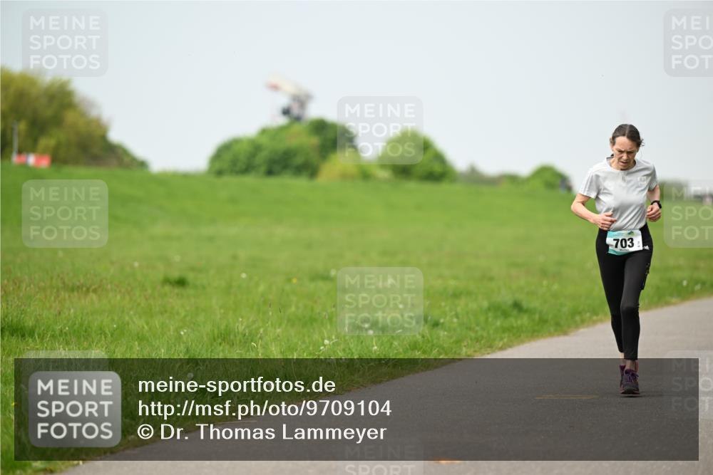 10.05.2026 - 8. Wedeler Halbmarathon Dr. Thomas Lammeyer http://msf.ph/oto/9709104 10.05.2026 12:02:40 Laufen 703 meine-sportfotos.de