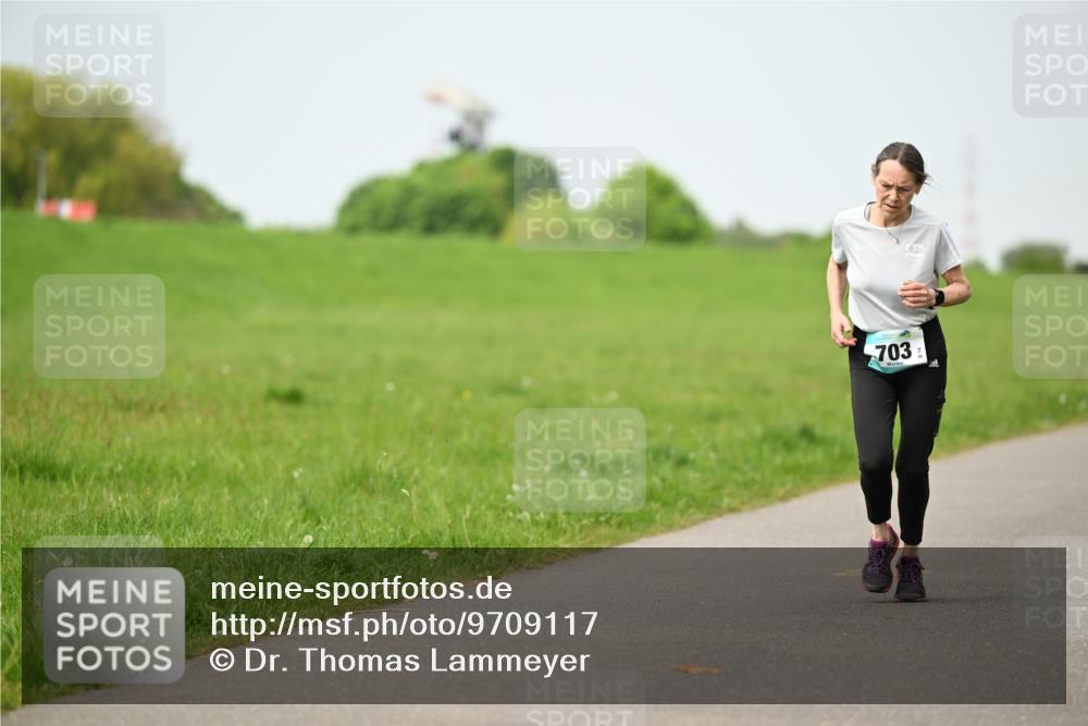 10.05.2026 - 8. Wedeler Halbmarathon Dr. Thomas Lammeyer http://msf.ph/oto/9709117 10.05.2026 12:02:41 Laufen 703 meine-sportfotos.de