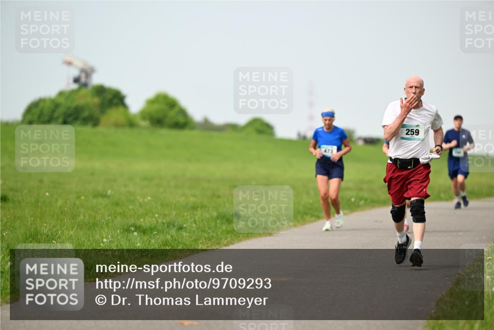 10.05.2026 - 8. Wedeler Halbmarathon Dr. Thomas Lammeyer http://msf.ph/oto/9709293 10.05.2026 12:03:03 Laufen 259 meine-sportfotos.de
