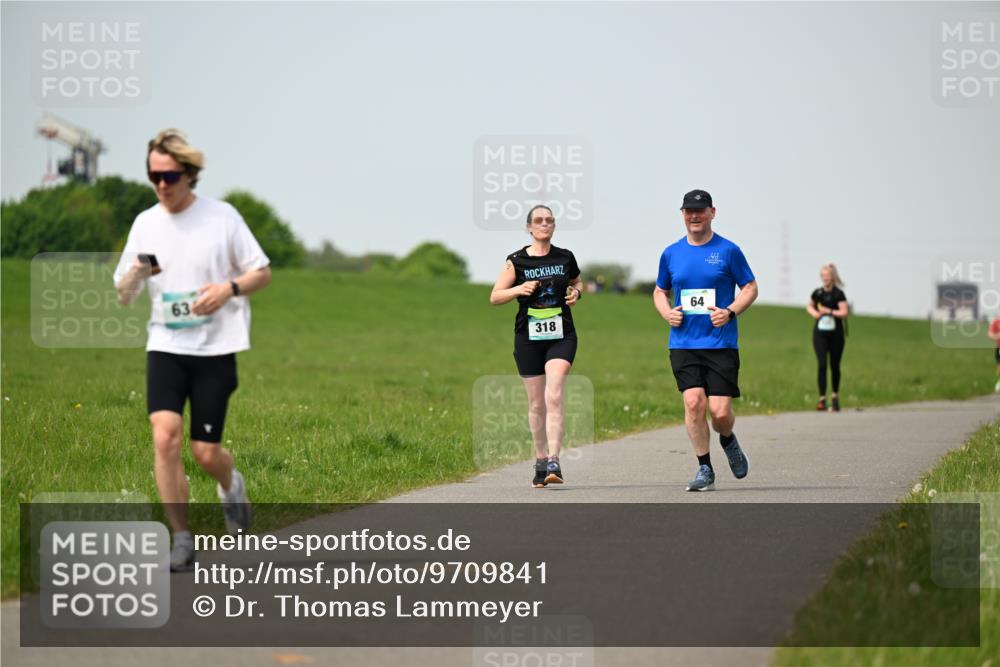 10.05.2026 - 8. Wedeler Halbmarathon Dr. Thomas Lammeyer http://msf.ph/oto/9709841 10.05.2026 12:03:51 Laufen  meine-sportfotos.de