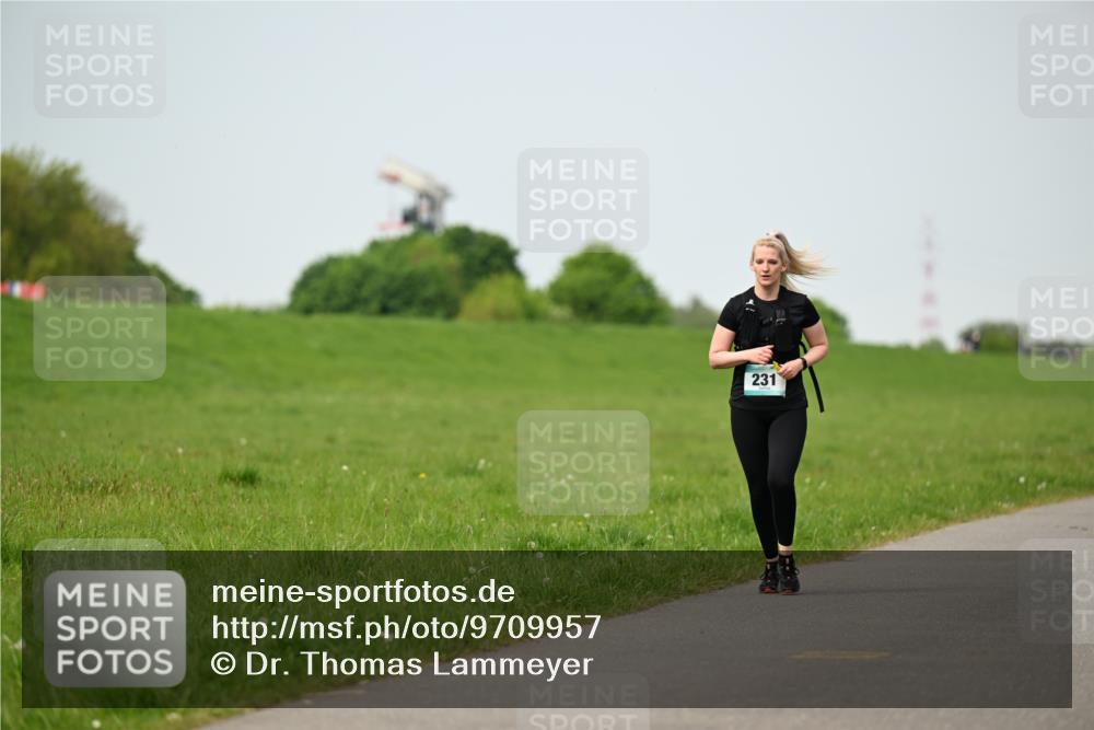 10.05.2026 - 8. Wedeler Halbmarathon Dr. Thomas Lammeyer http://msf.ph/oto/9709957 10.05.2026 12:04:05 Laufen 231 meine-sportfotos.de