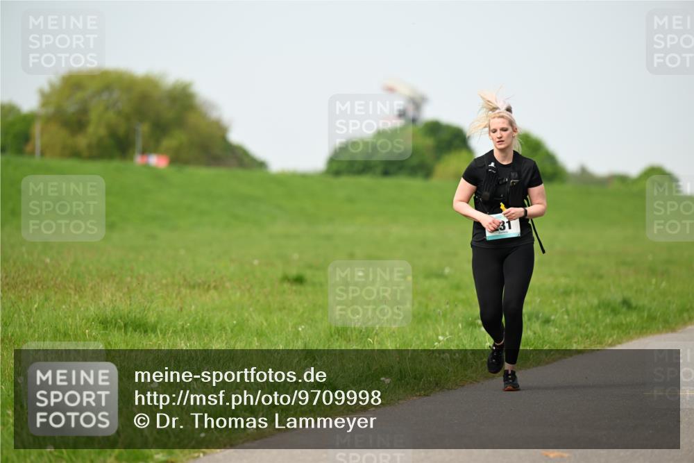10.05.2026 - 8. Wedeler Halbmarathon Dr. Thomas Lammeyer http://msf.ph/oto/9709998 10.05.2026 12:04:08 Laufen  meine-sportfotos.de