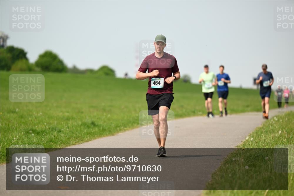 10.05.2026 - 8. Wedeler Halbmarathon Dr. Thomas Lammeyer http://msf.ph/oto/9710630 10.05.2026 12:05:01 Laufen 464 meine-sportfotos.de