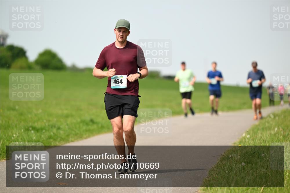 10.05.2026 - 8. Wedeler Halbmarathon Dr. Thomas Lammeyer http://msf.ph/oto/9710669 10.05.2026 12:05:03 Laufen 464 meine-sportfotos.de