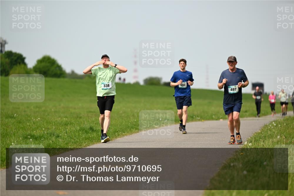 10.05.2026 - 8. Wedeler Halbmarathon Dr. Thomas Lammeyer http://msf.ph/oto/9710695 10.05.2026 12:05:09 Laufen 338, 690, 497 meine-sportfotos.de