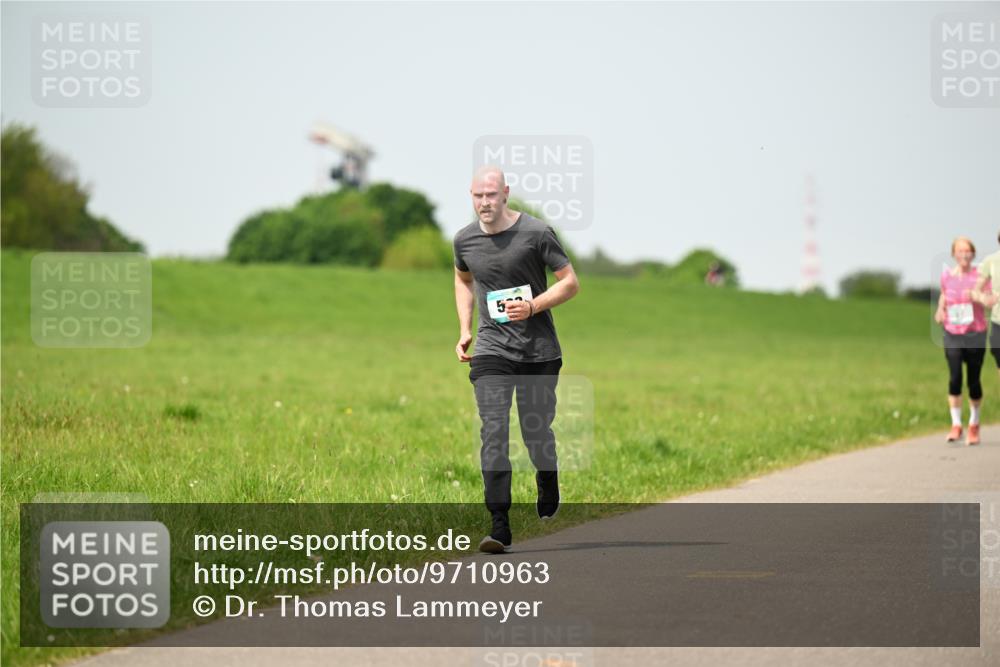 10.05.2026 - 8. Wedeler Halbmarathon Dr. Thomas Lammeyer http://msf.ph/oto/9710963 10.05.2026 12:05:32 Laufen  meine-sportfotos.de