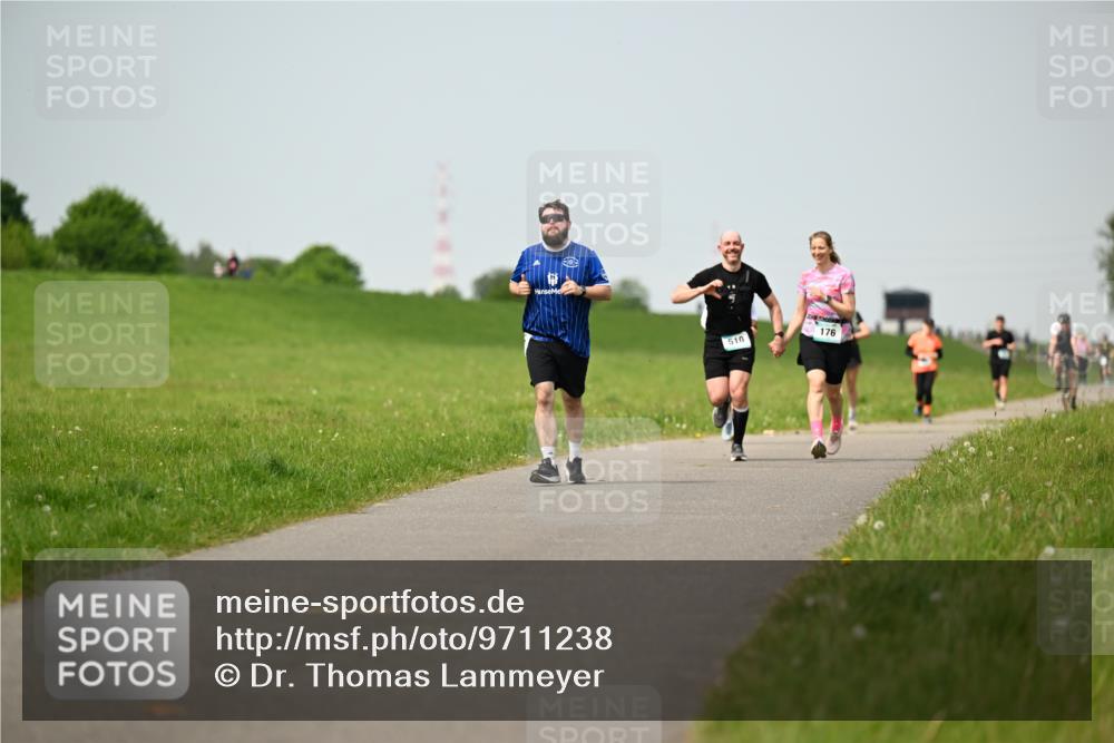 10.05.2026 - 8. Wedeler Halbmarathon Dr. Thomas Lammeyer http://msf.ph/oto/9711238 10.05.2026 12:06:08 Laufen 510, 176 meine-sportfotos.de