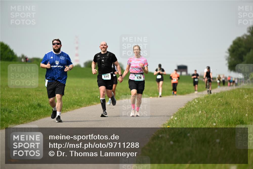 10.05.2026 - 8. Wedeler Halbmarathon Dr. Thomas Lammeyer http://msf.ph/oto/9711288 10.05.2026 12:06:12 Laufen 510, 176 meine-sportfotos.de