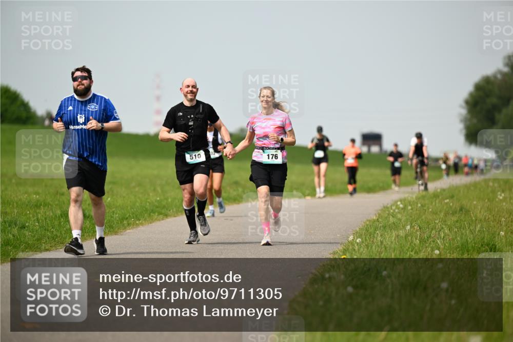 10.05.2026 - 8. Wedeler Halbmarathon Dr. Thomas Lammeyer http://msf.ph/oto/9711305 10.05.2026 12:06:13 Laufen 510, 176 meine-sportfotos.de