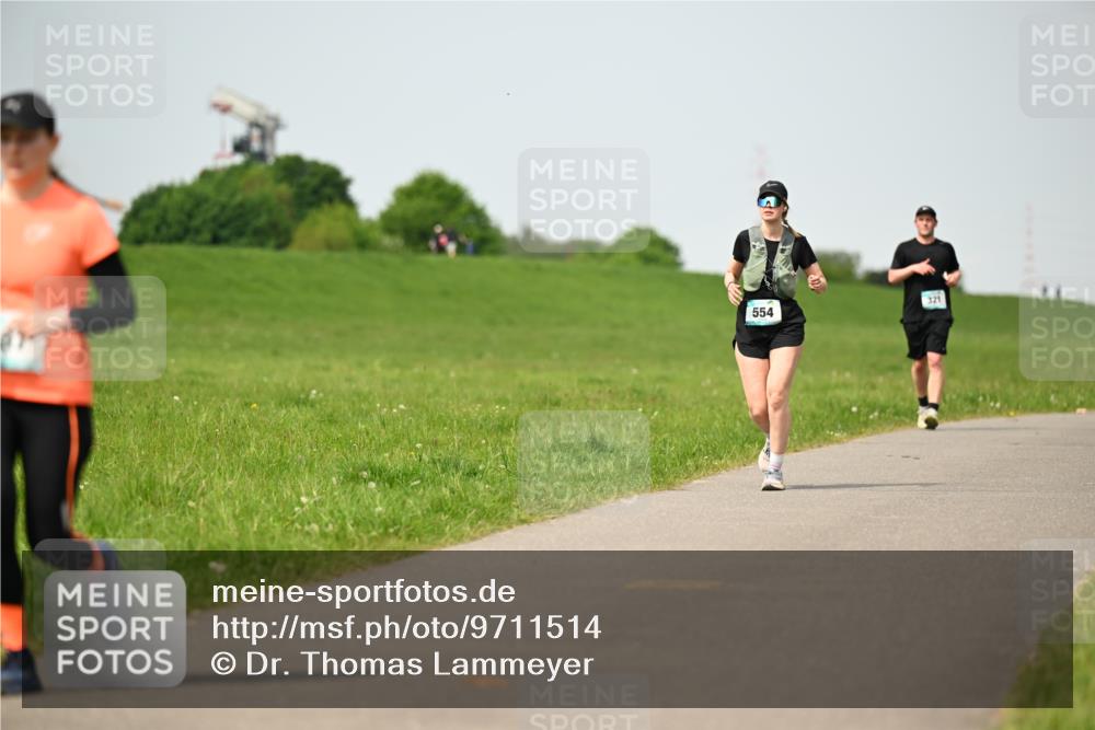 10.05.2026 - 8. Wedeler Halbmarathon Dr. Thomas Lammeyer http://msf.ph/oto/9711514 10.05.2026 12:06:37 Laufen 554, 321 meine-sportfotos.de