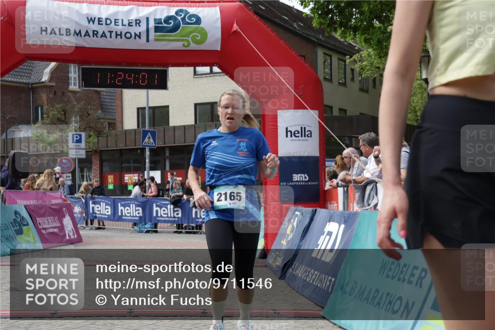 10.05.2026 - 8. Wedeler Halbmarathon Yannick Fuchs http://msf.ph/oto/9711546 10.05.2026 11:23:59 Ziel 991, 2125, 2165 meine-sportfotos.de