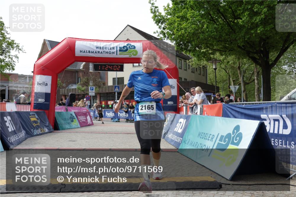 10.05.2026 - 8. Wedeler Halbmarathon Yannick Fuchs http://msf.ph/oto/9711569 10.05.2026 11:24:00 Ziel 991, 2125, 2165 meine-sportfotos.de