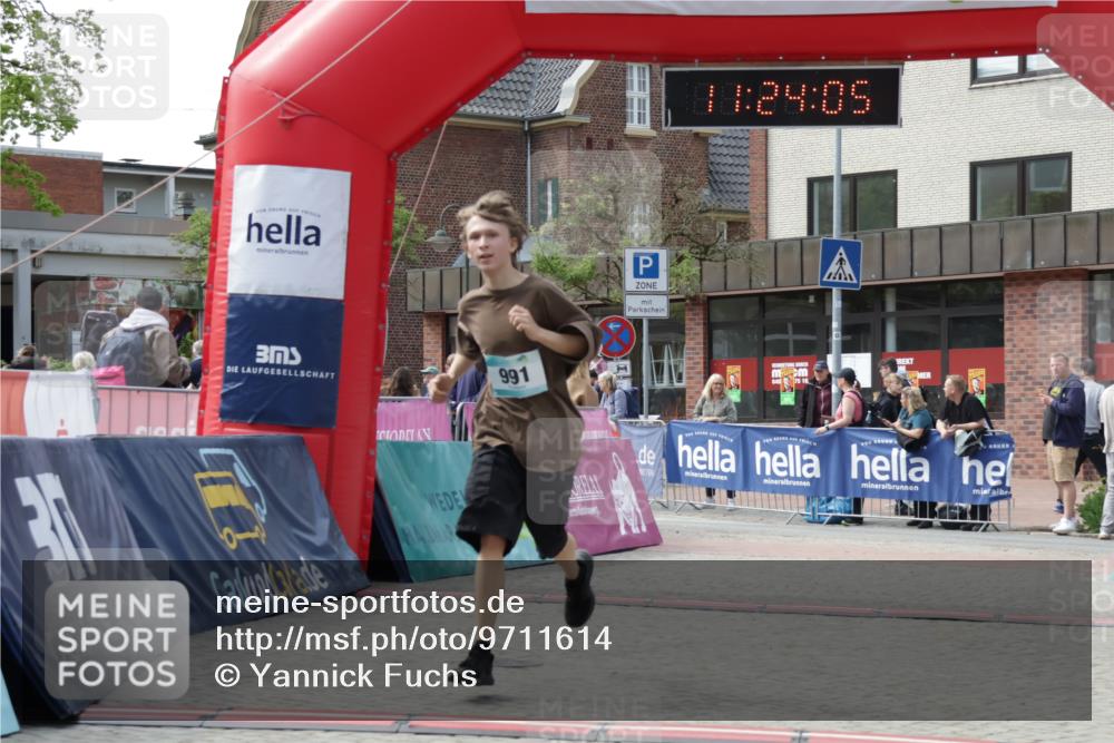 10.05.2026 - 8. Wedeler Halbmarathon Yannick Fuchs http://msf.ph/oto/9711614 10.05.2026 11:24:04 Ziel 991, 1027 meine-sportfotos.de