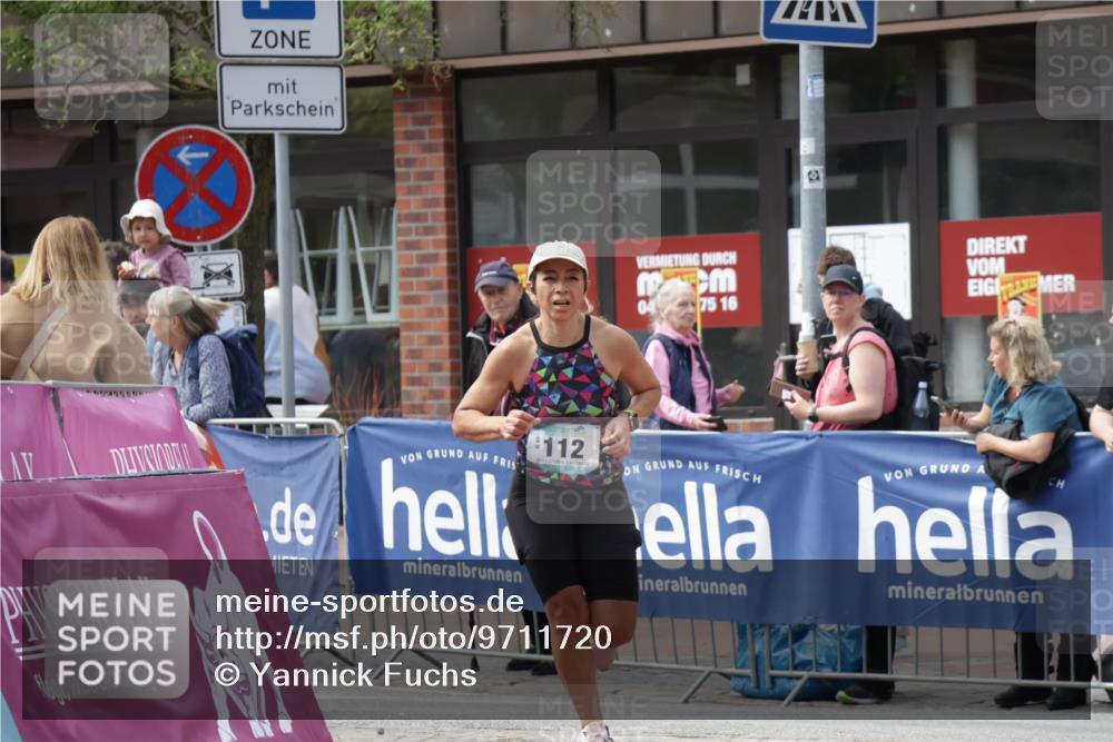 10.05.2026 - 8. Wedeler Halbmarathon Yannick Fuchs http://msf.ph/oto/9711720 10.05.2026 11:24:17 Ziel 112 meine-sportfotos.de