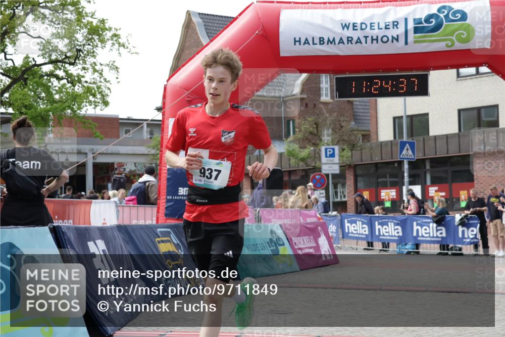 10.05.2026 - 8. Wedeler Halbmarathon Yannick Fuchs http://msf.ph/oto/9711849 10.05.2026 11:24:36 Ziel 937 meine-sportfotos.de